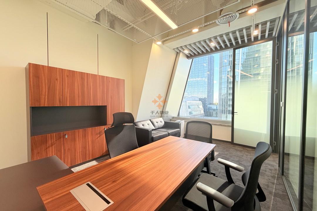 浦东 张江科学之门 190平米 简装