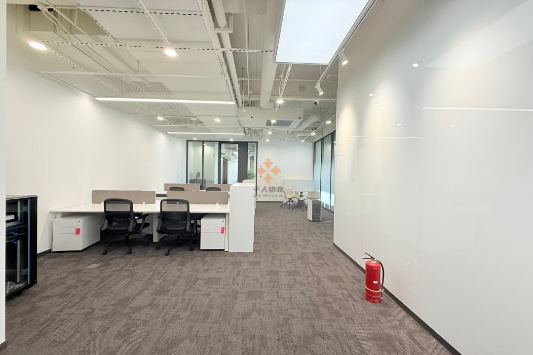 浦东 张江科学之门 190平米 精装