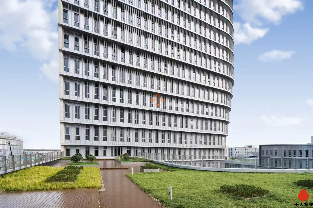 港城广场综合商业体魅力揭秘：办公与生活的完美融合